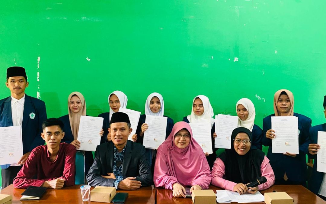 Delapan Mahasiswa Angkatan 2024 STAI NW Samawa, Resmi Terima SK KIP Kuliah RB